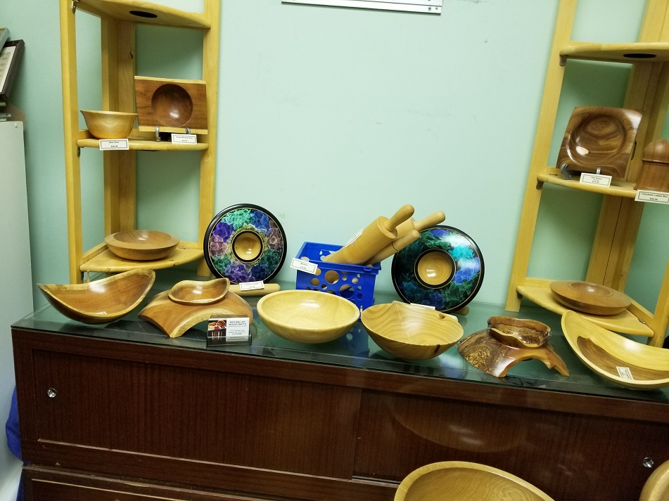 http://www.inroadstour.ca/kw_russianolivebowl.JPG